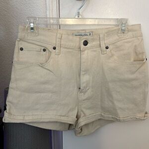 Abercrombie & Fitch The Mom Short High Rise